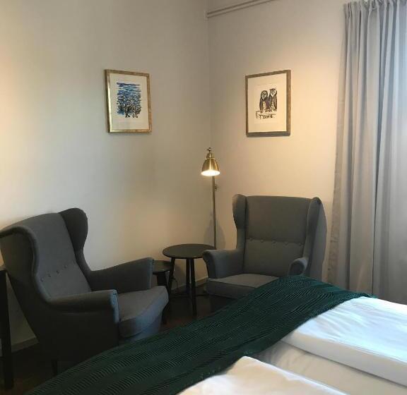 חדר סטנדרט, Rasta Grums