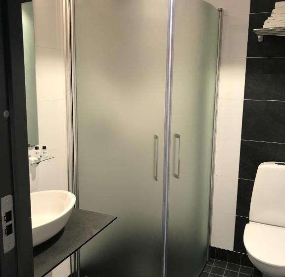 סוויטת ג'וניור, Rasta Grums