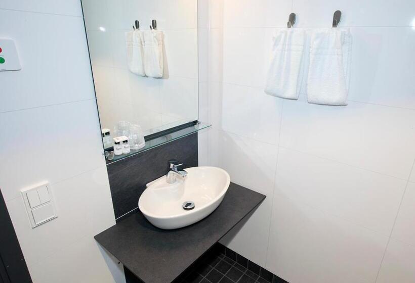 סוויטת ג'וניור, Rasta Grums