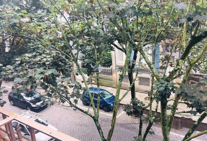 تختخواب در اتاق مشترک, O2 Hostel