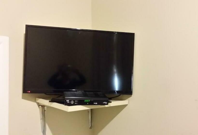 חדר מוזל מקלחת משותפת, Railway Hotel Greymouth