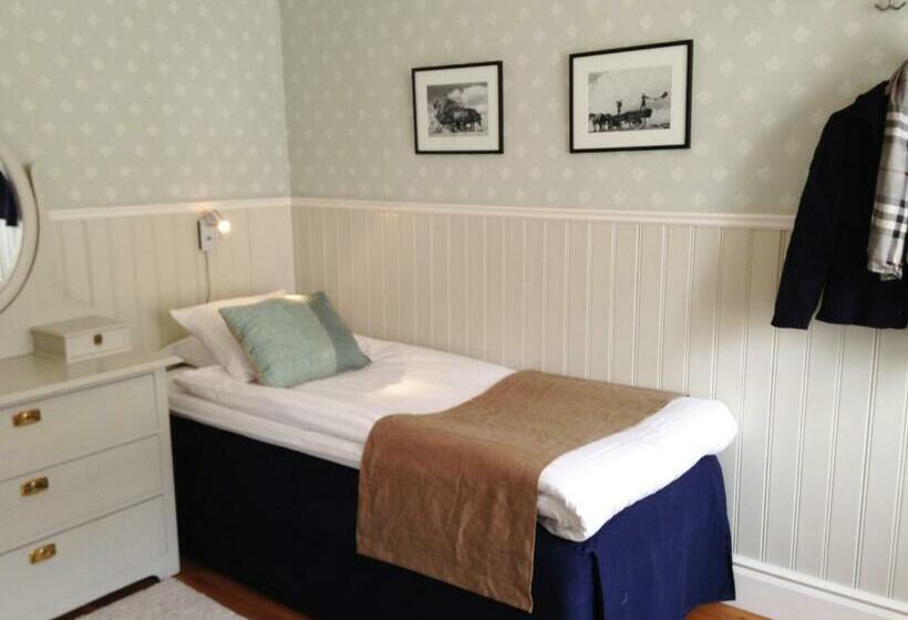 חדר משפחתי, Stf Kivikstrand Badhotell