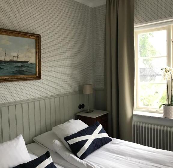 חדר דלוקס, Stf Kivikstrand Badhotell