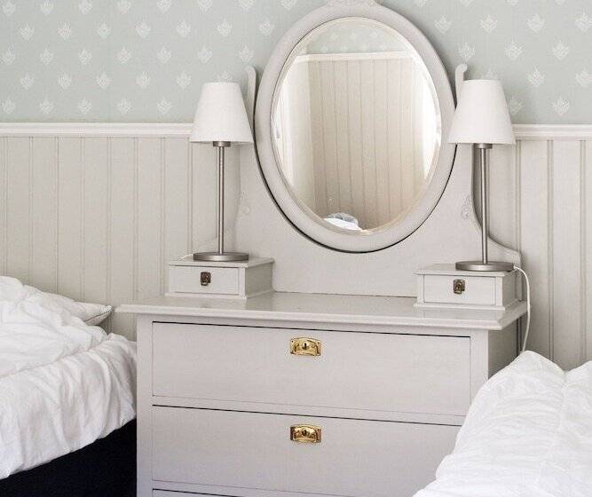 חדר משפחתי, Stf Kivikstrand Badhotell