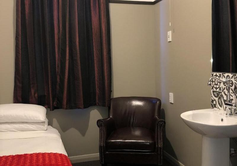 스탠다드 싱글 룸, The Duke Hostel