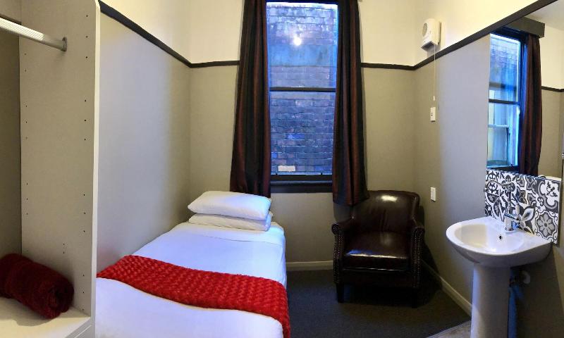 스탠다드 싱글 룸, The Duke Hostel