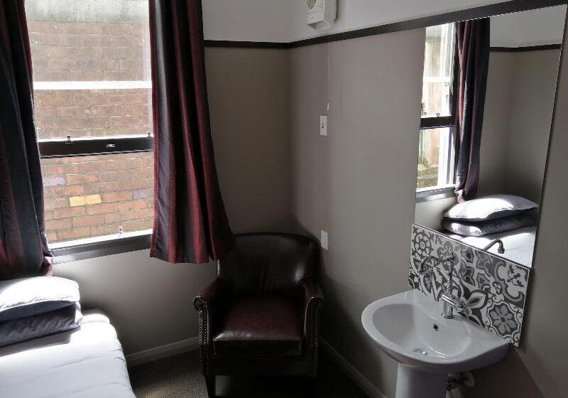 스탠다드 싱글 룸, The Duke Hostel