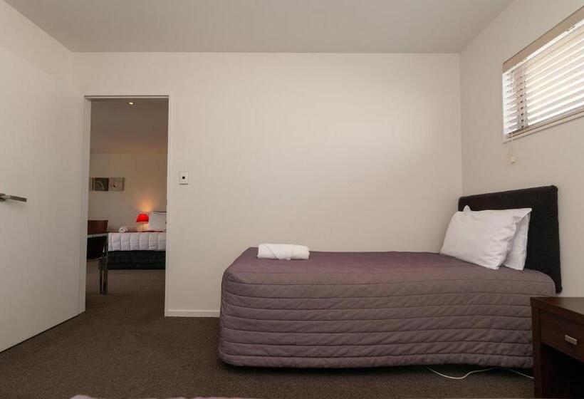 דירת חדר, The Park Motel