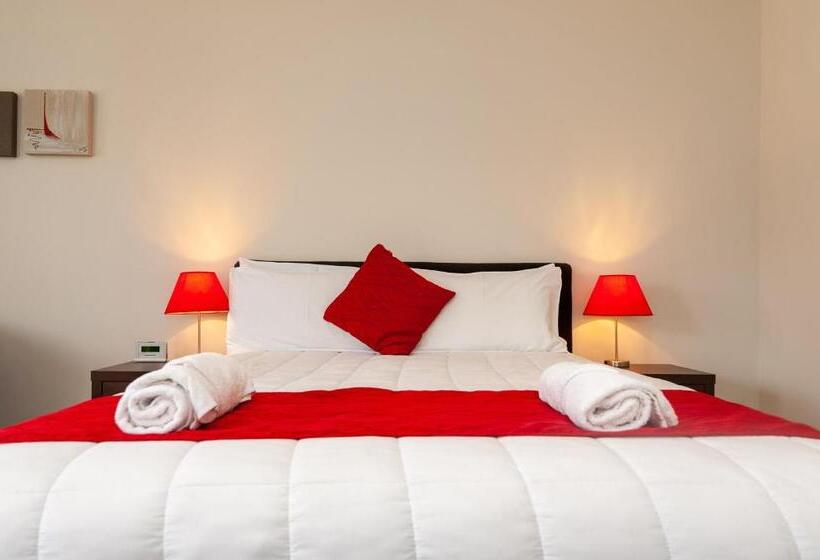 דירת חדר, The Park Motel