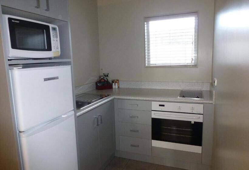 דירת שני חדרים, The Park Motel