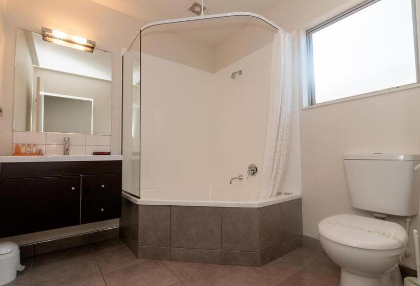 דירת שני חדרים, The Park Motel