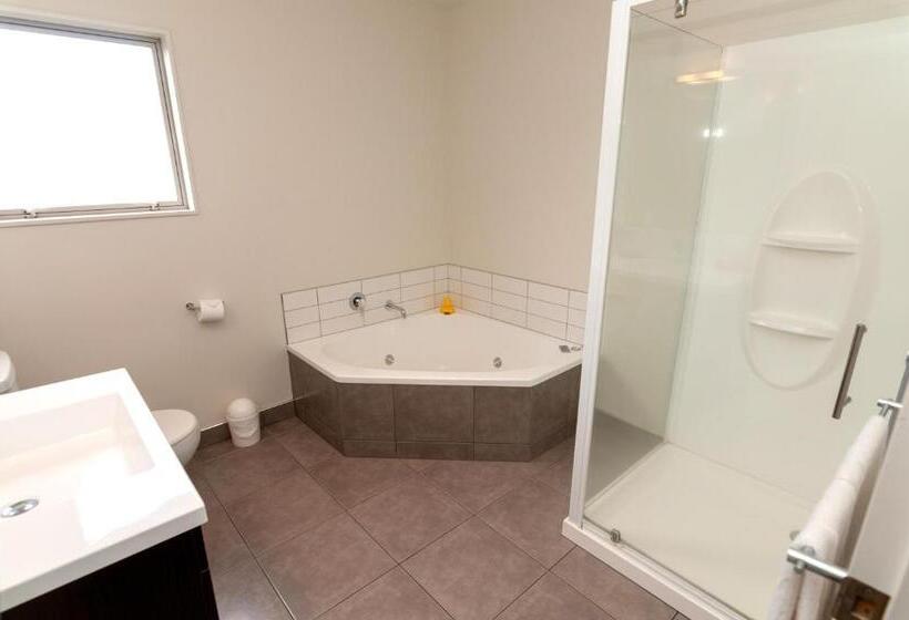 דירת שני חדרים, The Park Motel