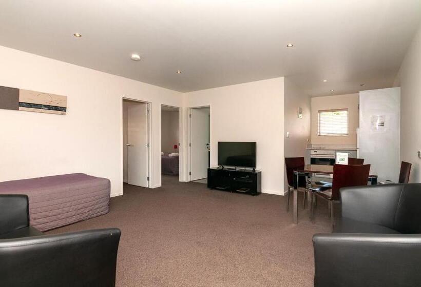 דירת שני חדרים, The Park Motel