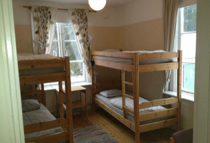 스탠다드 트리픔 룸 공동욕실, Tvetagårdens Vandrarhem