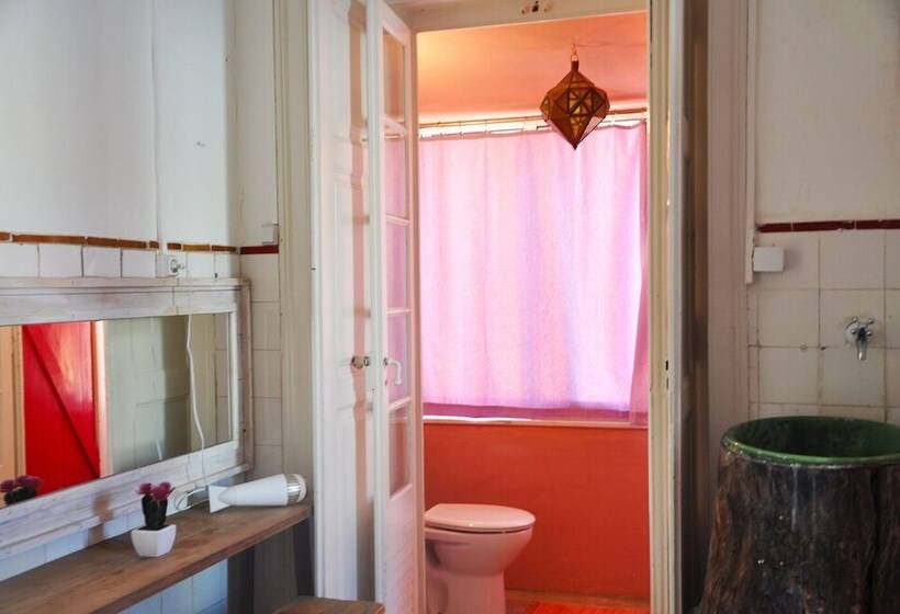 اتاق استاندارد با سرویس بهداشتی مشترک, Aloha Beach House H