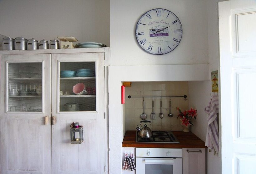 اتاق خانوادگی با سرویس بهداشتی مشترک, Aloha Beach House H