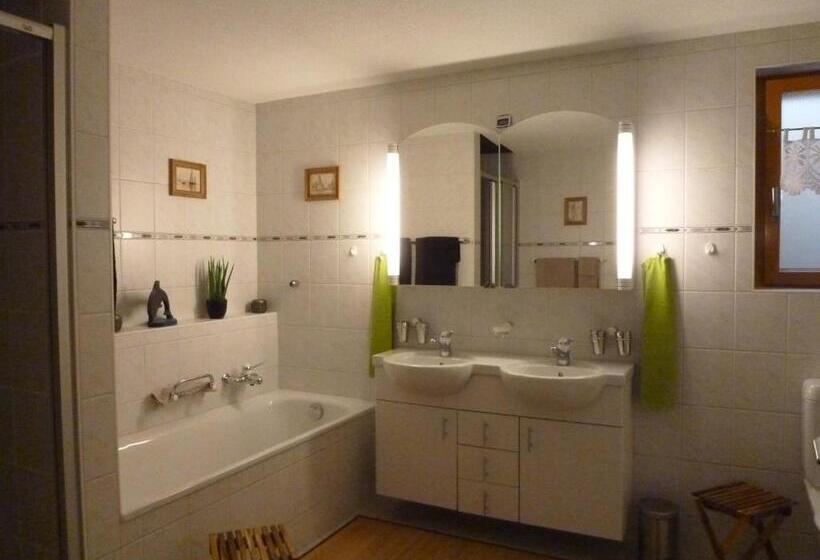 Номер Стандарт Вид на Озеро, B&b Haussener