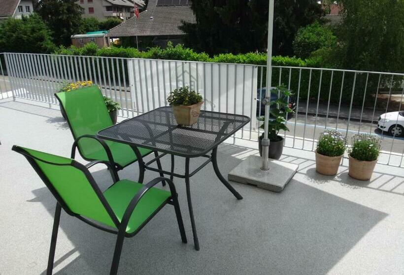 带共用浴室的标准房间, Bnb Hopfengrün Langenthal