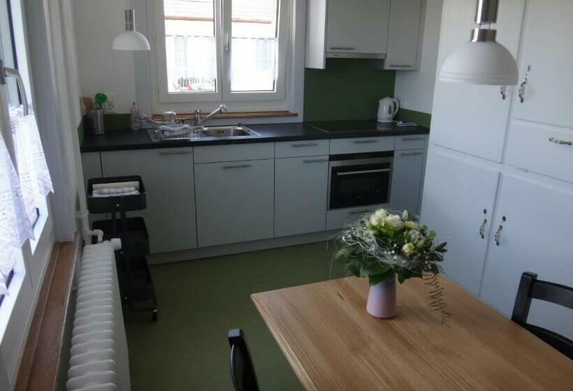 带共用浴室的标准房间, Bnb Hopfengrün Langenthal