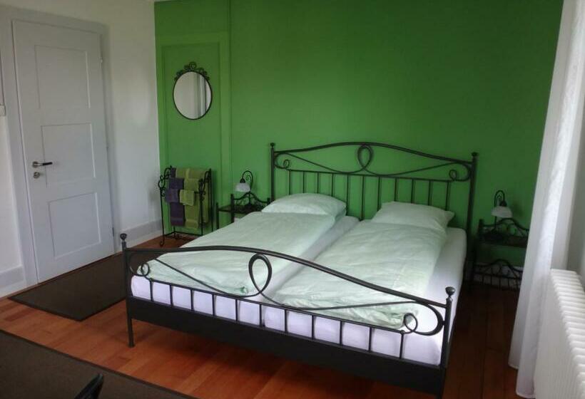 带共用浴室的标准房间, Bnb Hopfengrün Langenthal