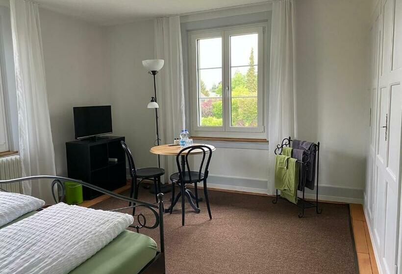 带共用浴室的标准房间, Bnb Hopfengrün Langenthal