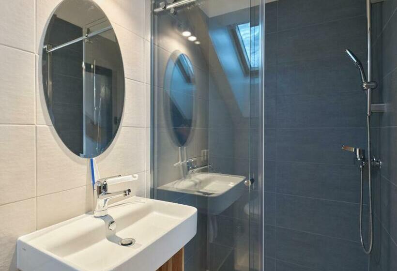 חדר סטנדרט, Jurabelle