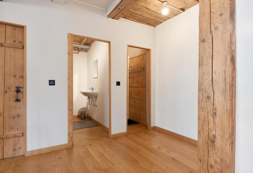 דירת שני חדרים, Jurabelle