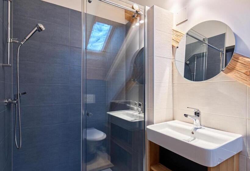 דירה בת חדר שינה 1 עם מרפסת, Jurabelle