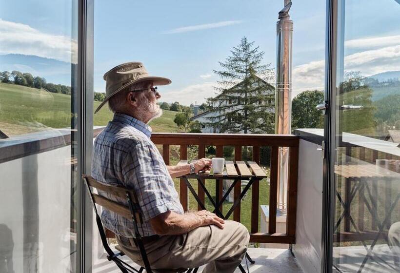 דירה בת חדר שינה 1 עם מרפסת, Jurabelle