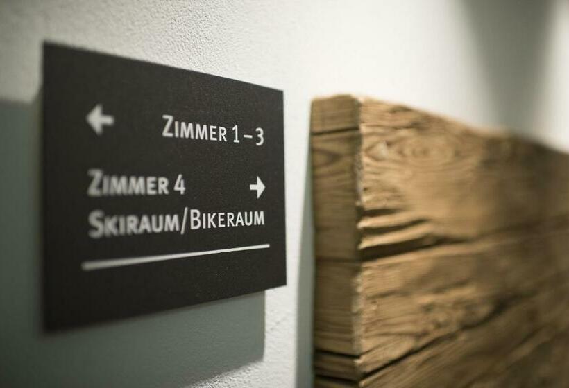 غرفة قياسية, Berghotel Tgantieni