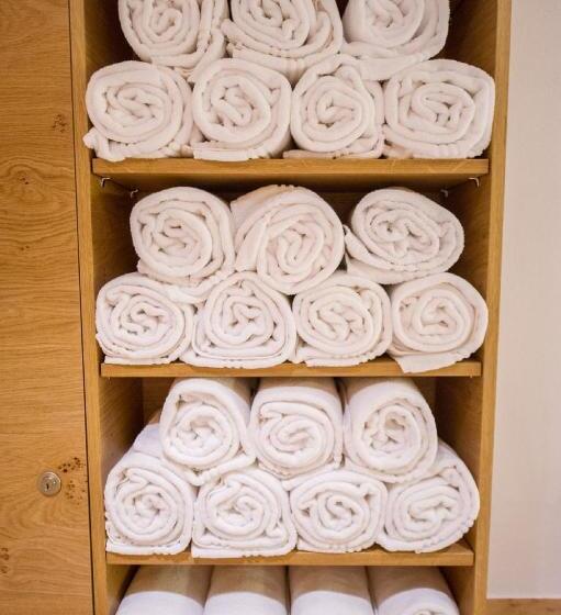 جناح جونيور, Berghotel Tgantieni