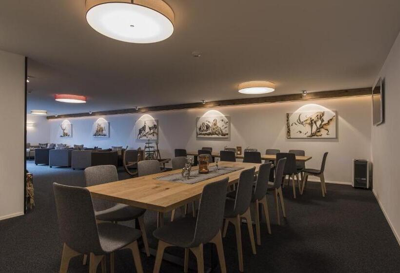 اتاق استاندارد یک نفره, Berghotel Tgantieni
