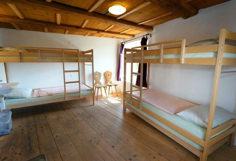 חדר סטנדרט לארבעה, Brugg Youth Hostel