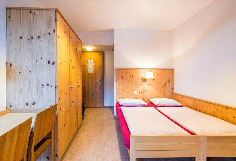 标准间带阳台, Davos Youth Hostel