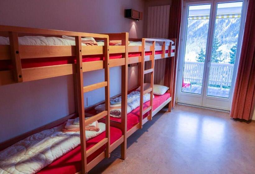 اتاق استاندارد چهارنفره با بالکن, Davos Youth Hostel
