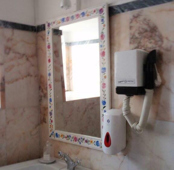 اتاق استاندارد چهار تخته, Alentejano Low Cost