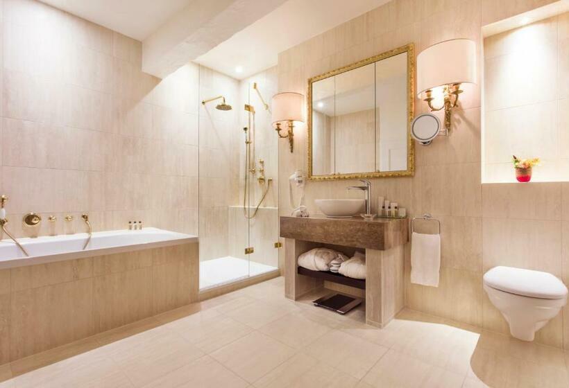 Номер Deluxe, Chateau De Bonmont