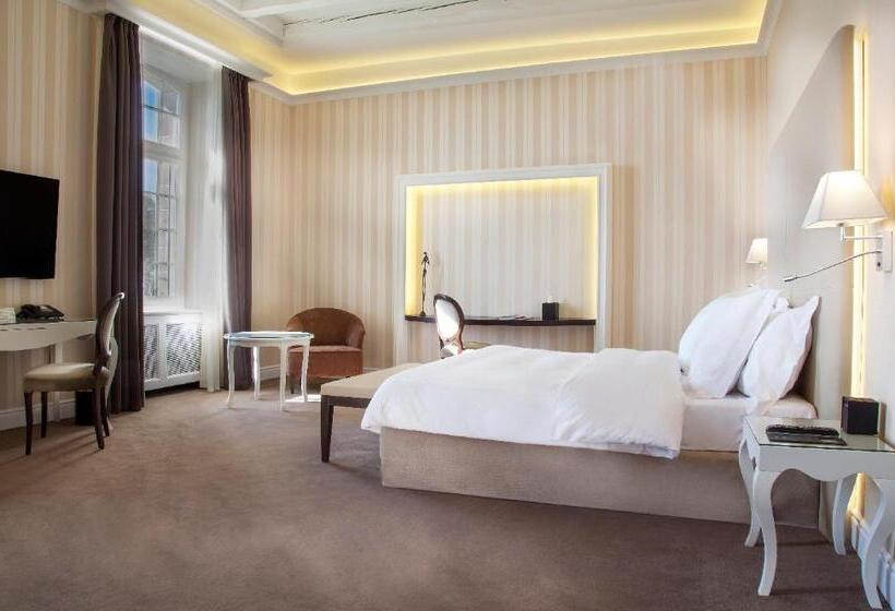 Полулюкс Вид на Горы, Chateau De Bonmont