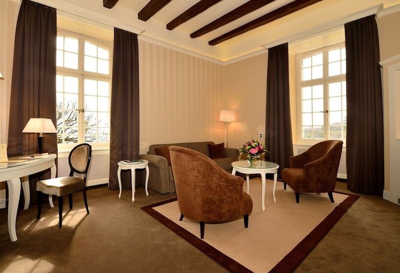 Suite with lake view, Chateau De Bonmont