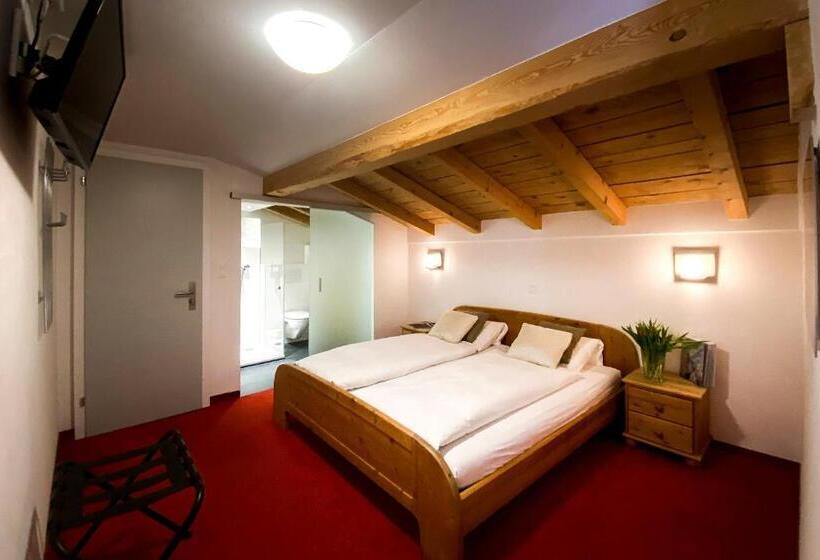 スタンダード４人部屋, Cresta Sedrun