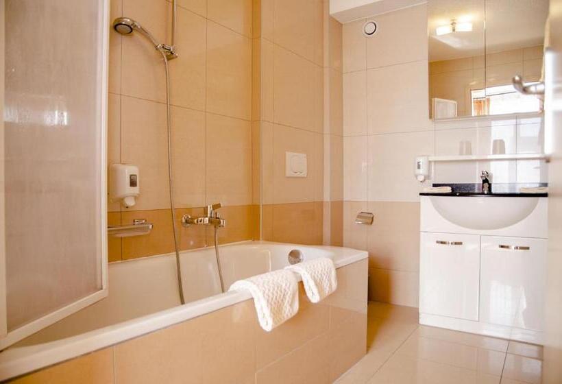 Номер Superior, Du Faucon