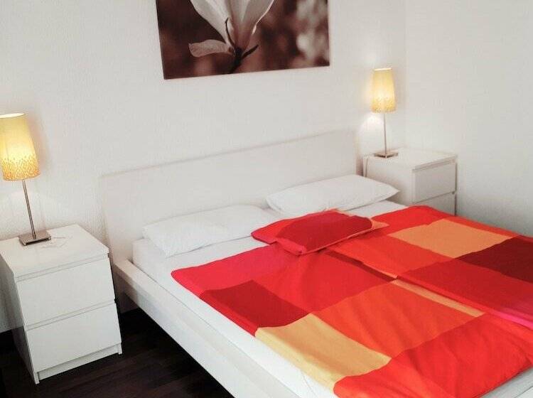 带花园景观的标准三人间, Garni Battello