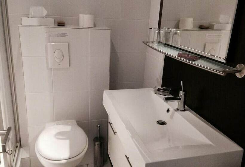 标准间带湖景, Garni Battello