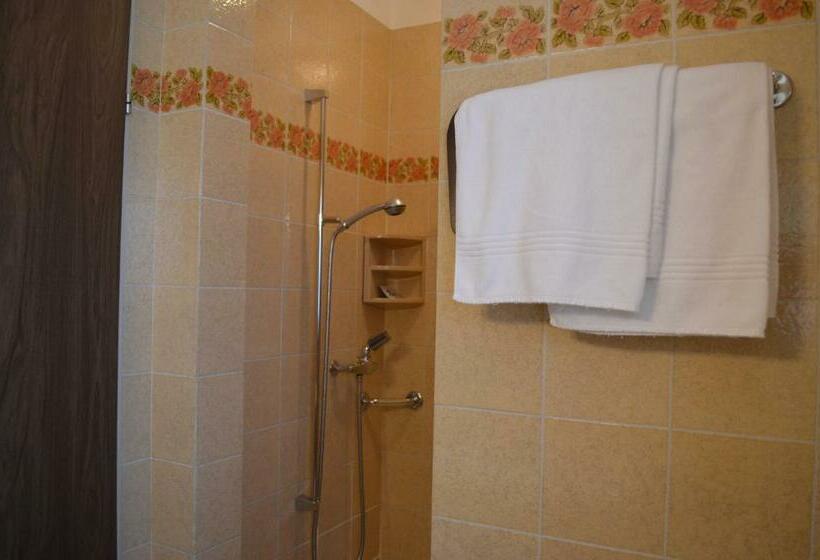 غرفة قياسية مطلّة علي البحيرة, Garni Rivabella Au Lac