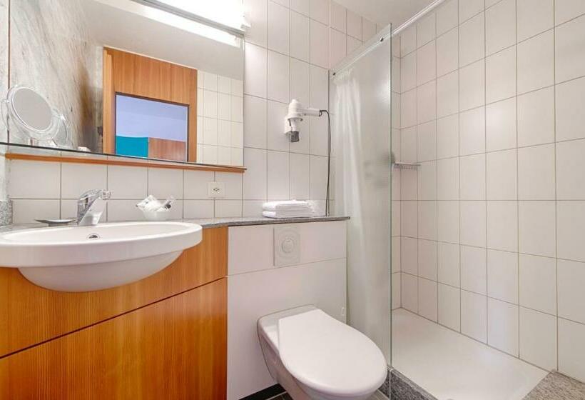 이코노미 룸, Gädi