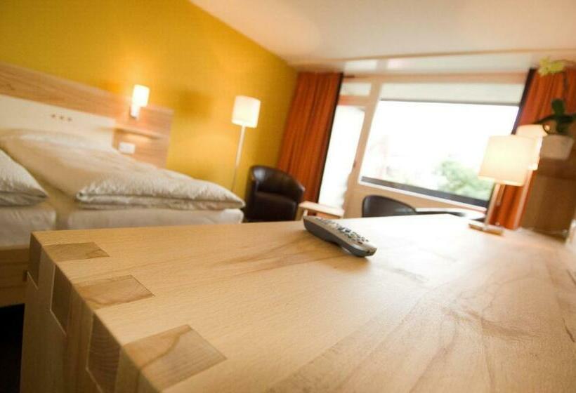 발코니가 있는 스위트, Gädi