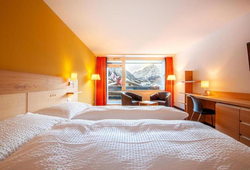 발코니가 있는 스위트, Gädi