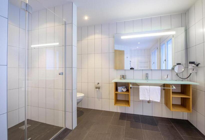 발코니가 있는 스위트, Gädi