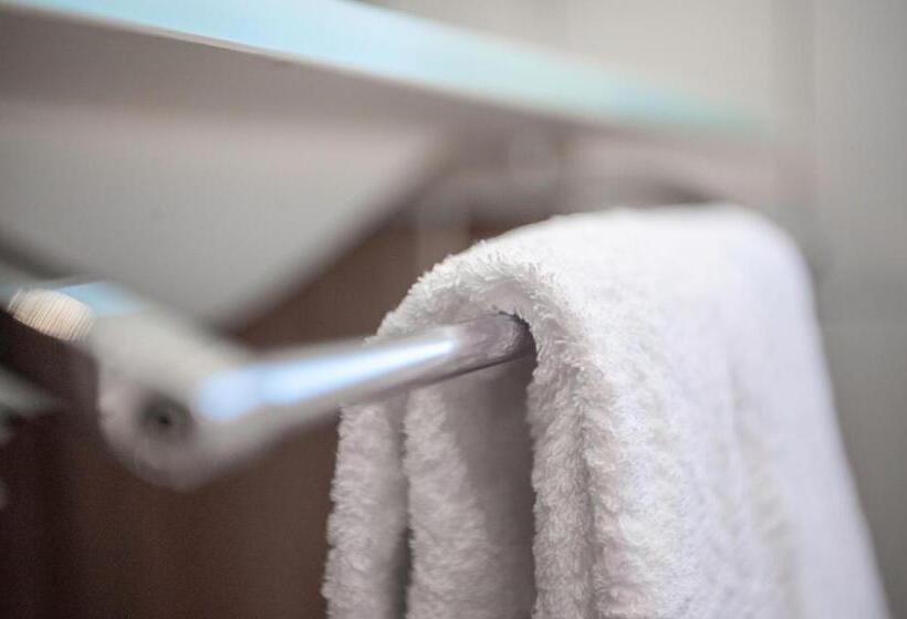 발코니가 있는 스위트, Gädi