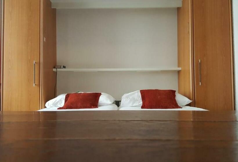 غرفة قياسية, Hostellerie Du Xvi Siècle